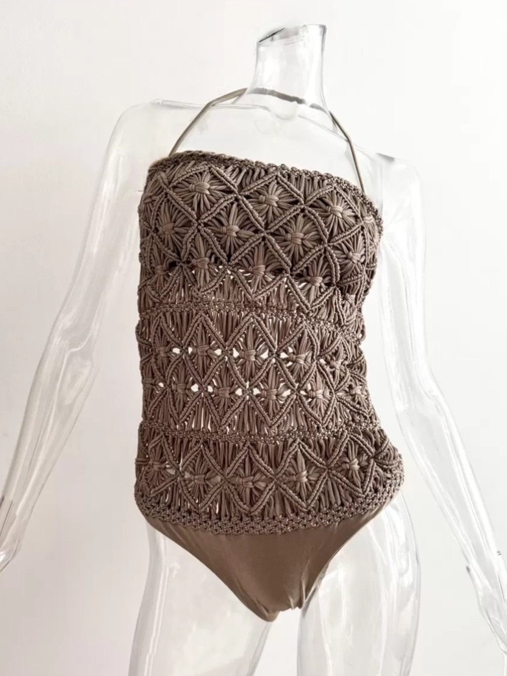 VIX Paula Hermanny Macrame Crochet One- Piece Swimsuit. Size: Medium - Picture 4 of 16